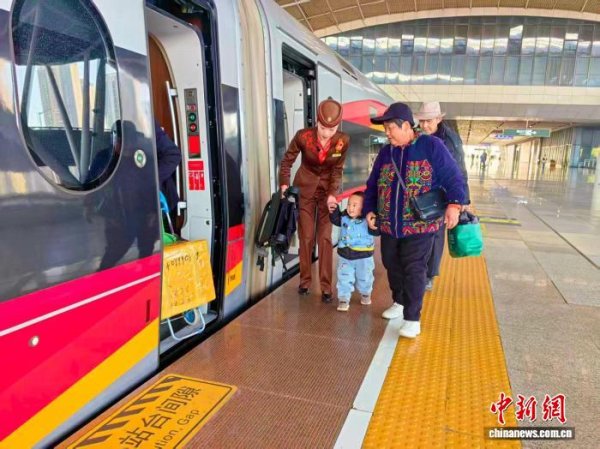 配资开户官网 2026元旦假期武铁预计发送旅客超336万人次